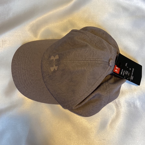UNDER ARMOUR JACQUARD PLAY UP BASEBALL CAP - Picture 3 of 5
